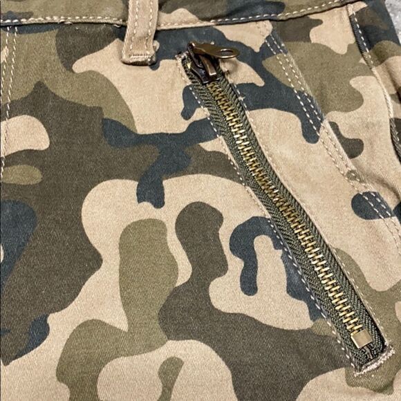 Wishlist Camouflage Cargo Pants Size Small - Picture 4 of 10